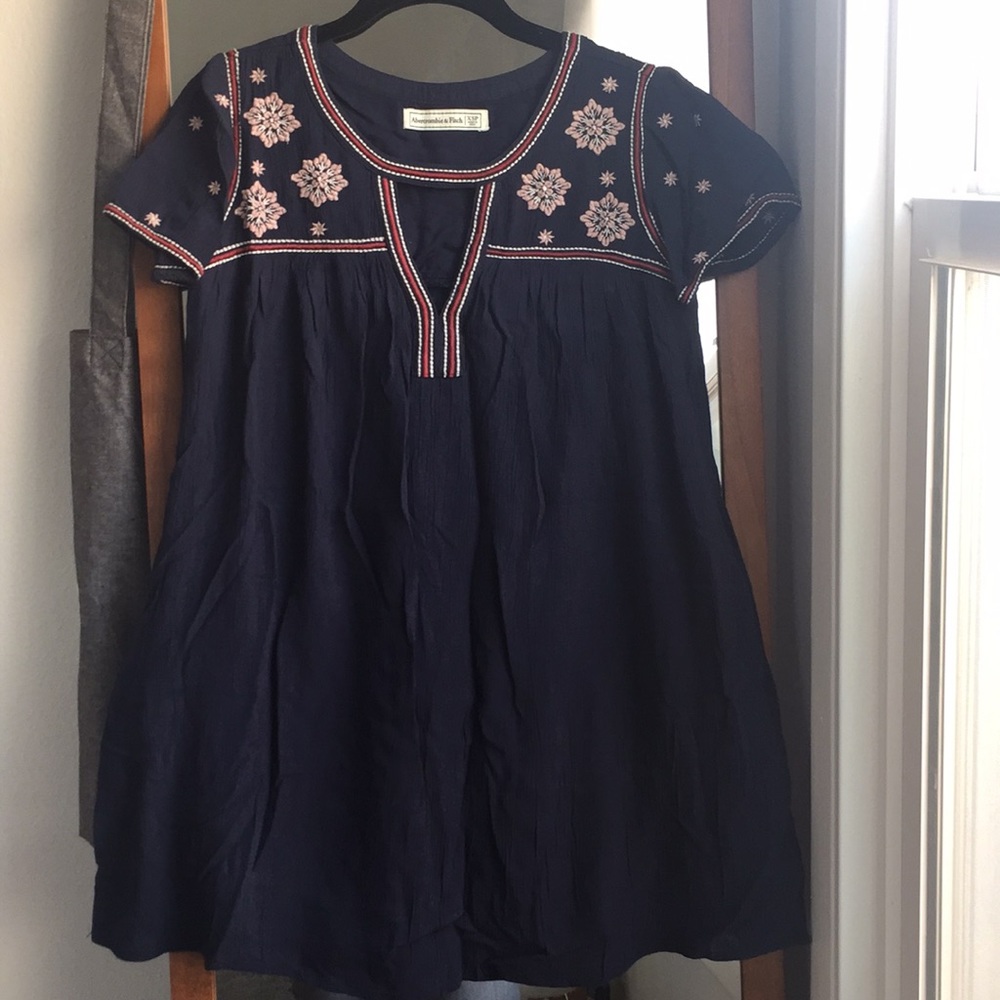 Abercrombie & Fitch peasant embroidery dress